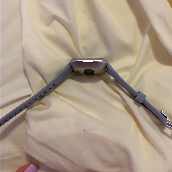 Fitbit Versa - Picture 3 of 4